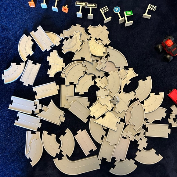 Micro machines parking garage and cars - Picture 7 of 9